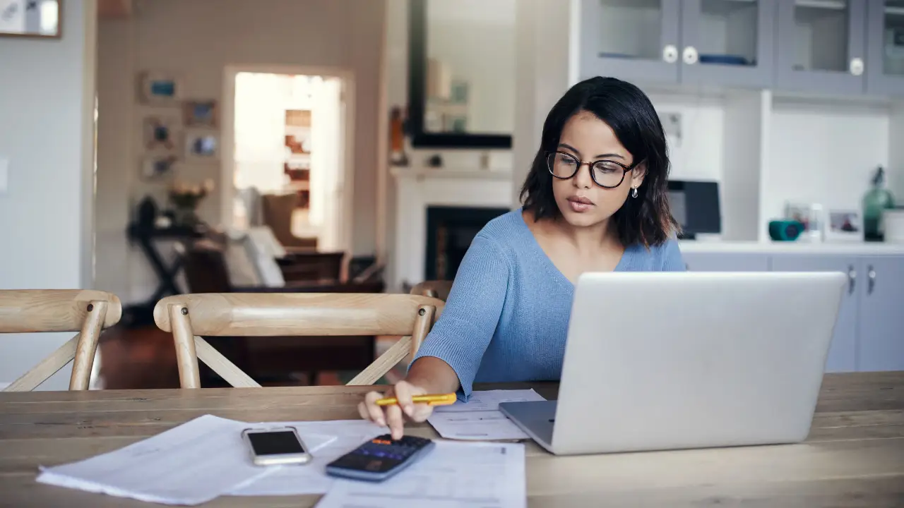 How an Insurance Agent Can Help You Save Money on Your Premiums