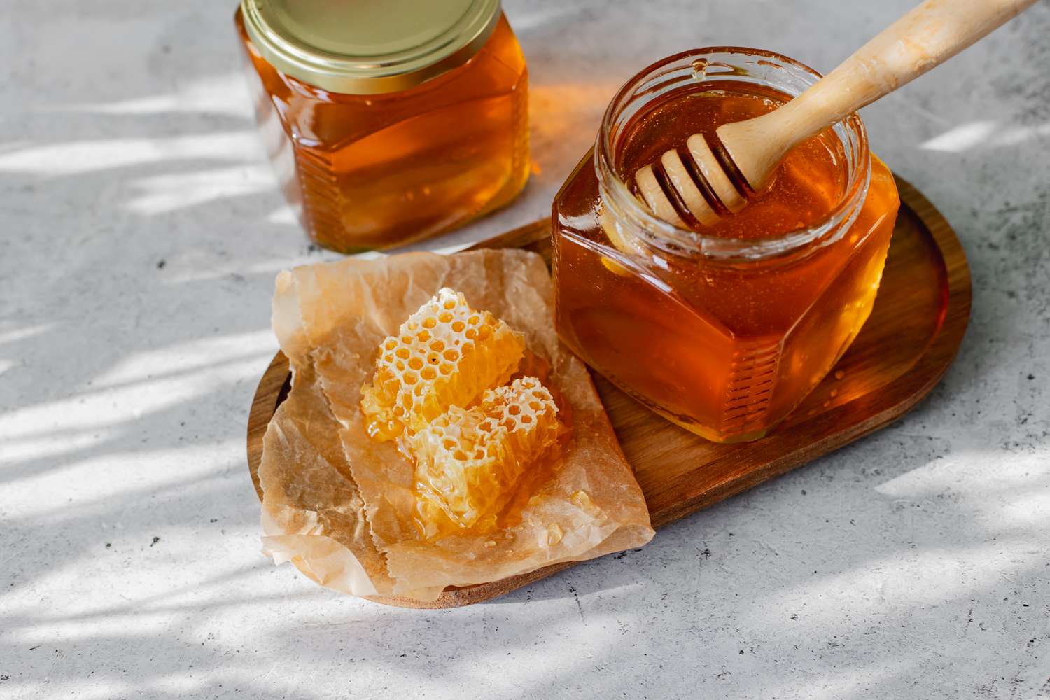 11 Incredible Advantages of Honey for Losing Weight, Hair, and Skin